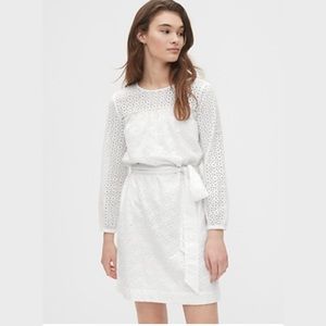 Gap eyelet Tie belt dress NWT